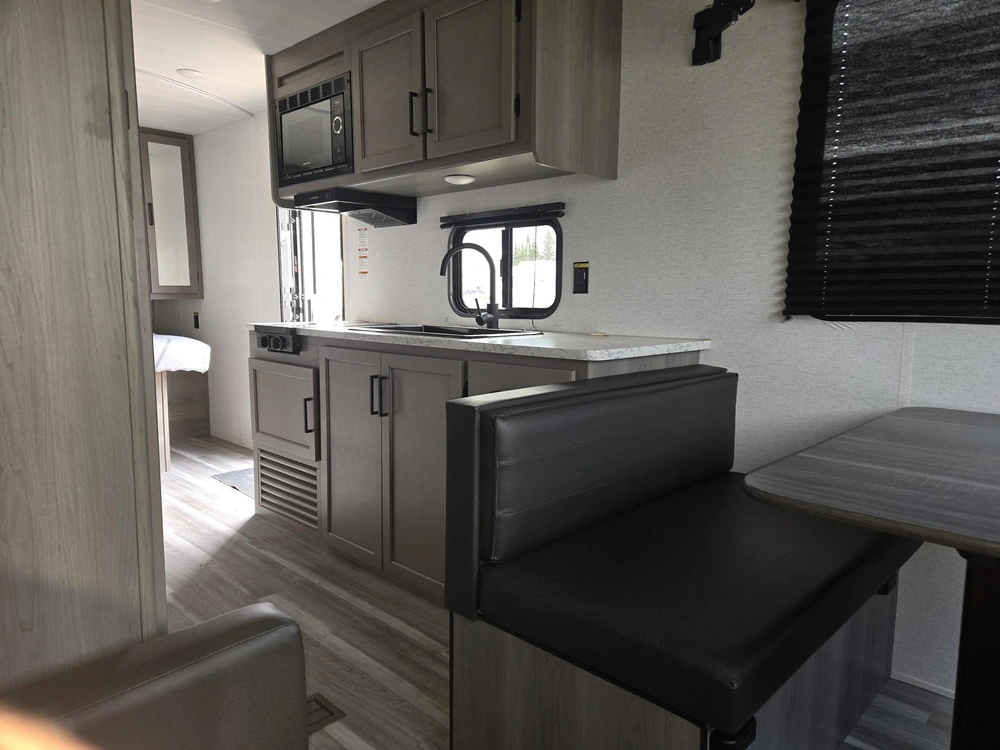 Hideout 200rl 2024 alt