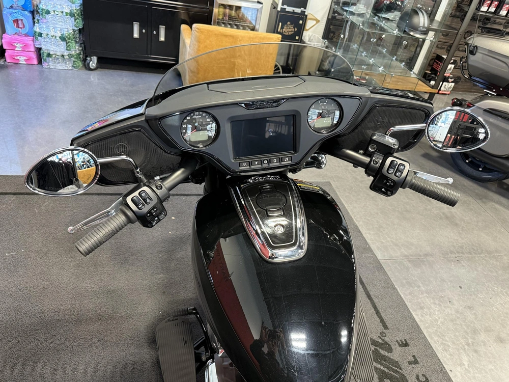 2025 Indian Motorcycle Chieftain Powerplus 108 alt