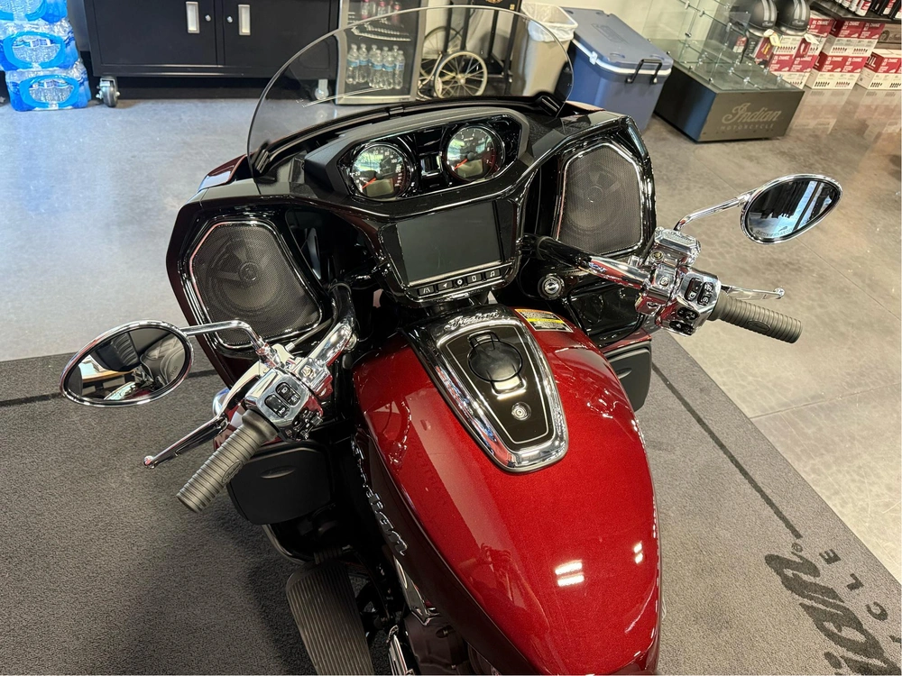 2025 Indian Motorcycle Pursuit Limited, 49st Limited alt