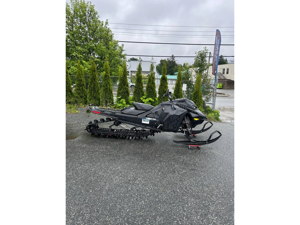 2025 Ski-doo Summit Adrenaline Edge Pkg 165 3" 850 E-tec Black W/ Shot Start alt