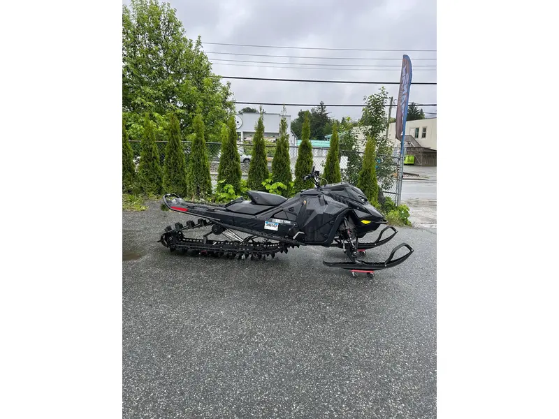 Ski-Doo SUMMIT ADRENALINE EDGE PKG 165 3" 850 E-TEC BLACK W/ SHOT START 2025
