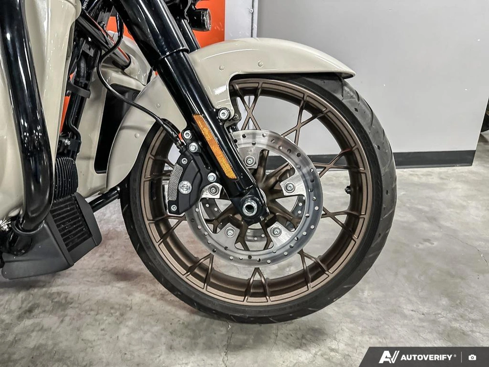 2023 Harley-davidson Flhxst alt