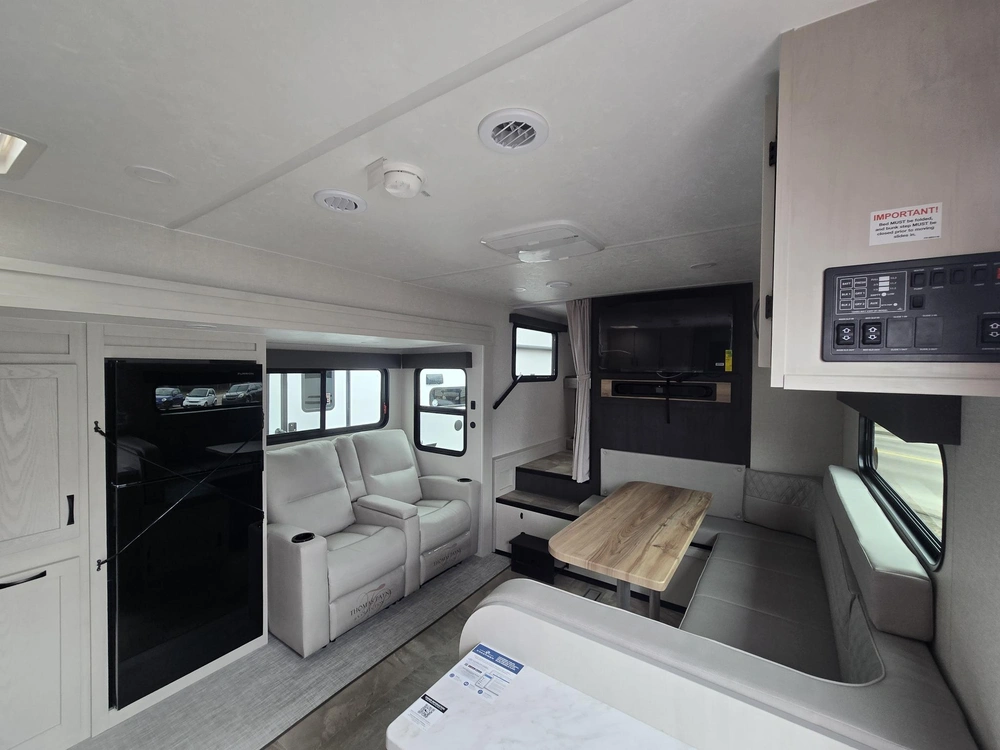 Coachmen Chaparral 218se 2026 alt