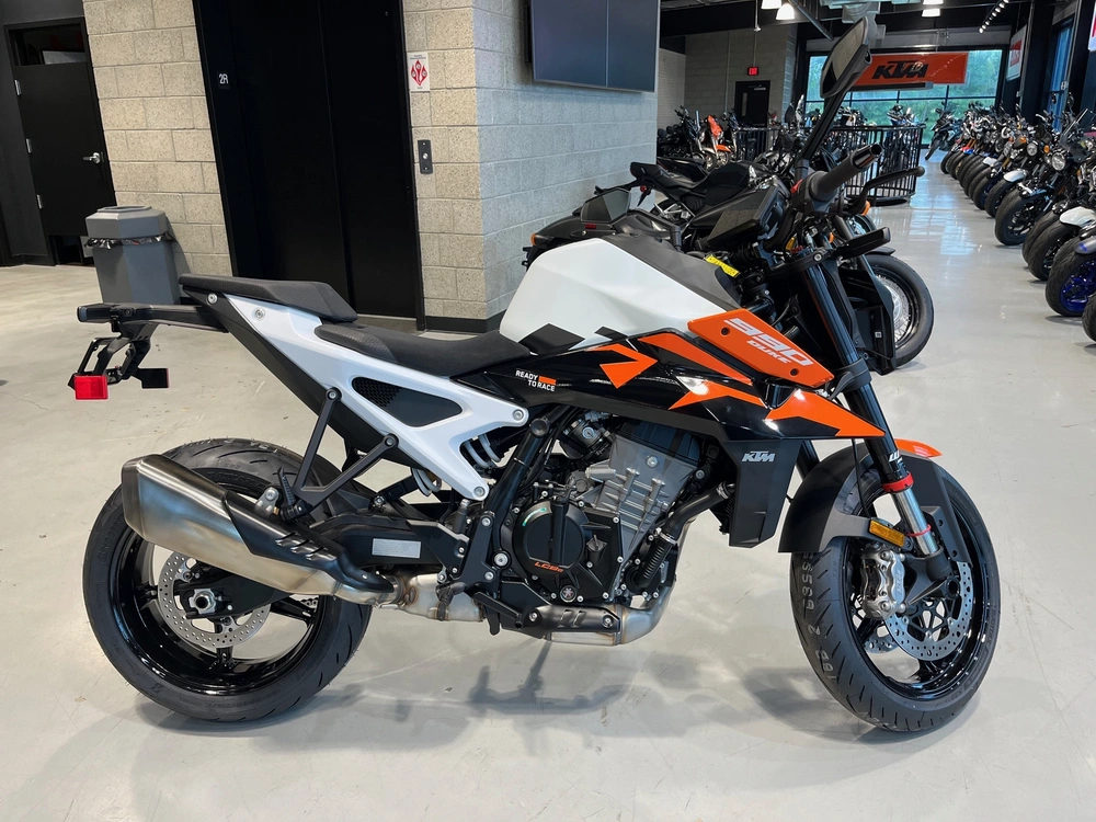 2027 Ktm 990 Duke alt