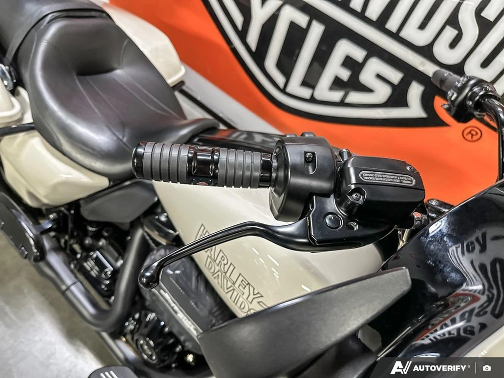 2023 Harley-davidson Flhxst alt