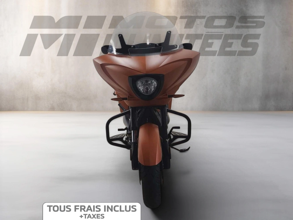 Victory Motorcycles Cross Country 2013 alt