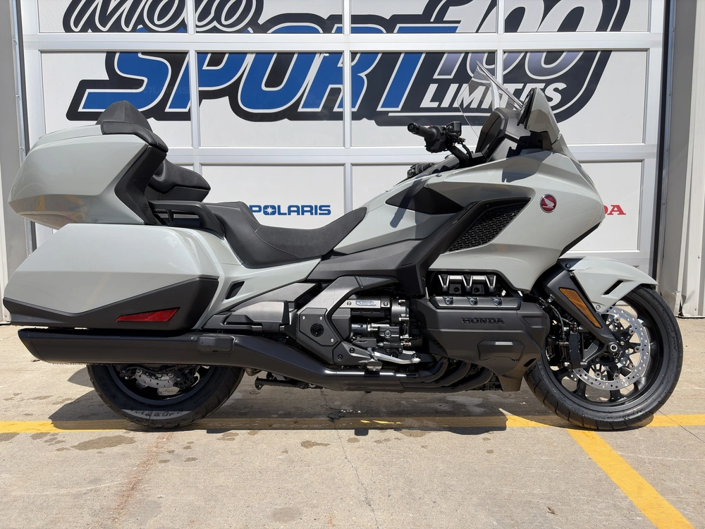 2026 Honda Gold Wing Tour Dct alt