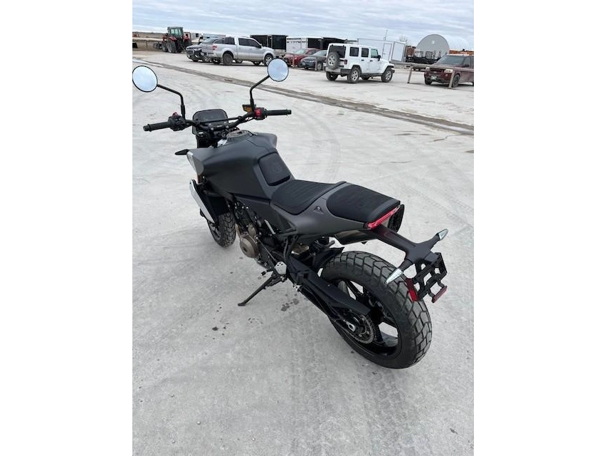 2025 Husqvarna 801 Svartiplen