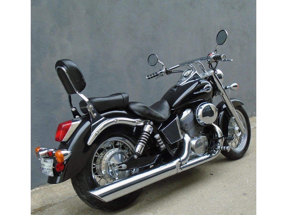 2001 Honda Shadow 750 alt