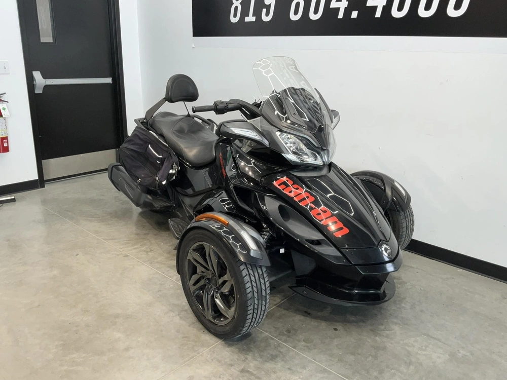 2016 Can-am Spyder Sts alt