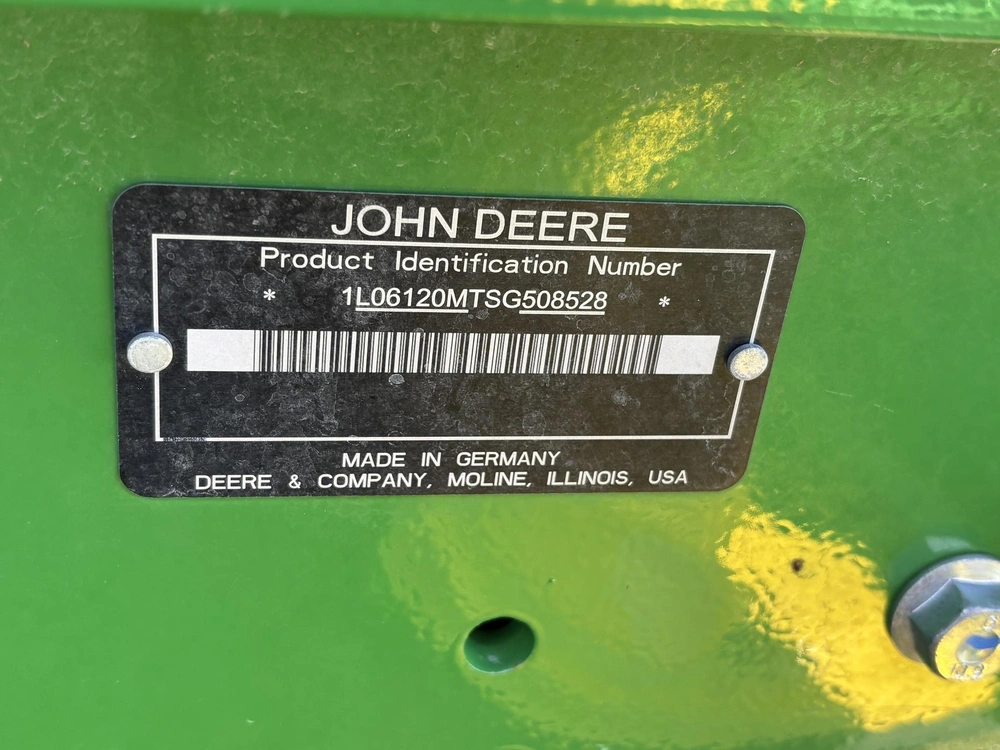 2025 John Deere 6120m alt