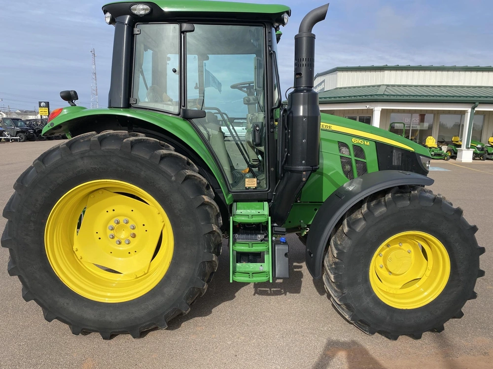 John Deere 6110m 2023 alt