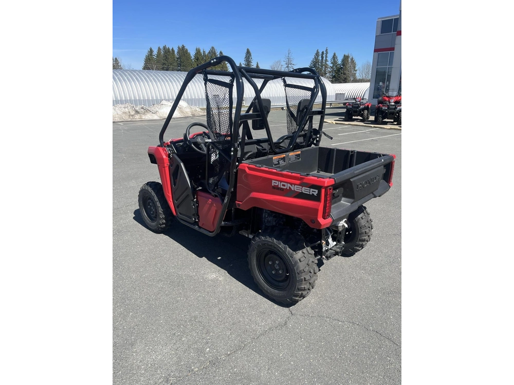 2026 Honda Pioneer 520 alt
