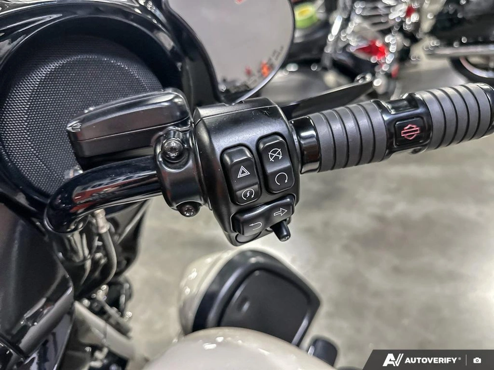 2023 Harley-davidson Flhxst alt
