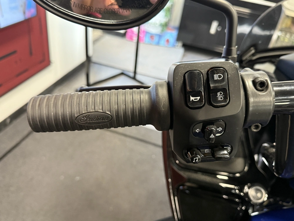 2025 Indian Motorcycle Challenger Dark Horse® alt