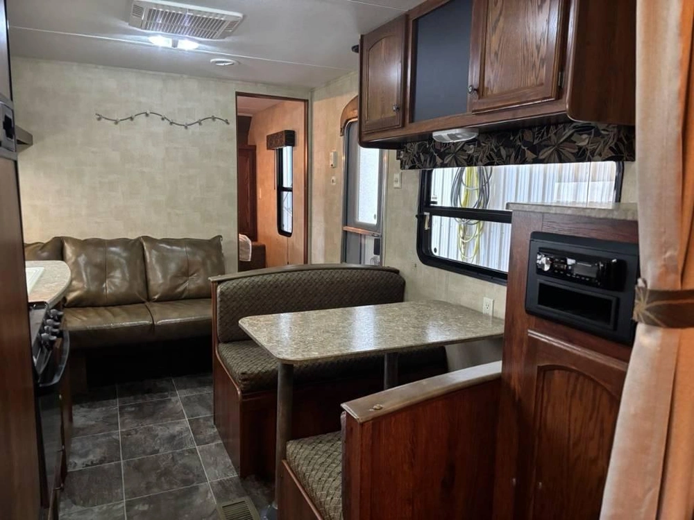 Keystone Rv Hideout 260lhs 2013 alt