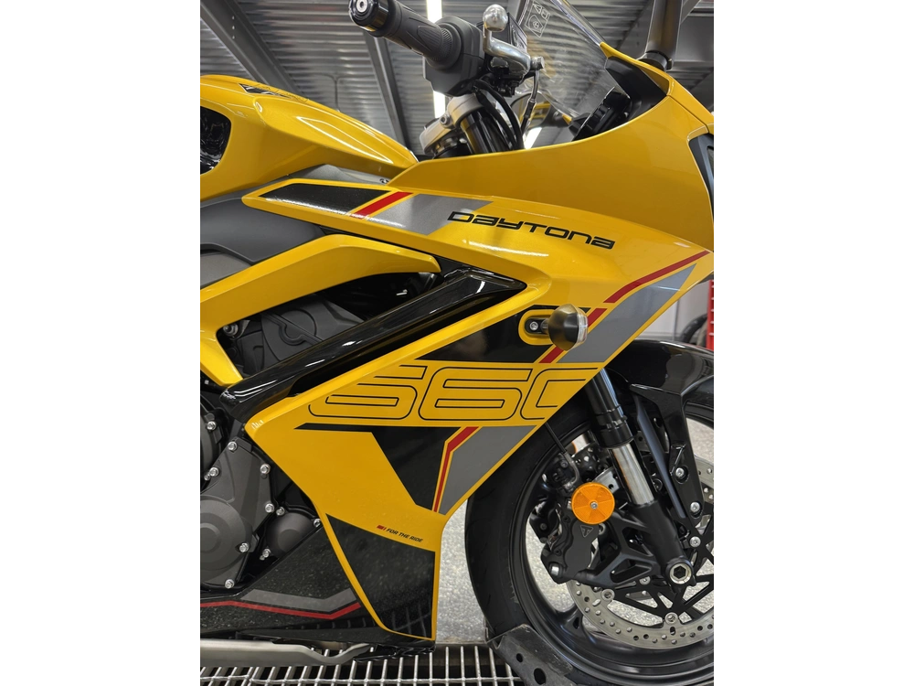 Triumph Daytona 660 Jaune 2026 alt