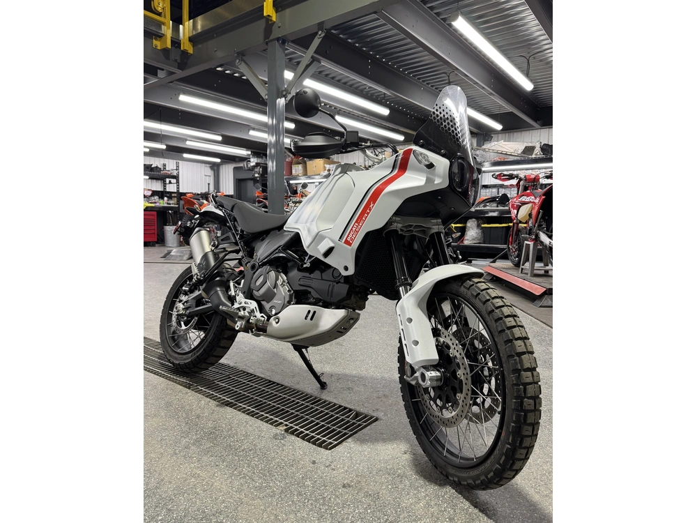 2023 Ducati Desert X alt