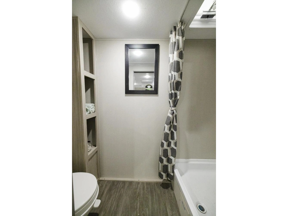 2025 Forest River Aurora 15rbx alt