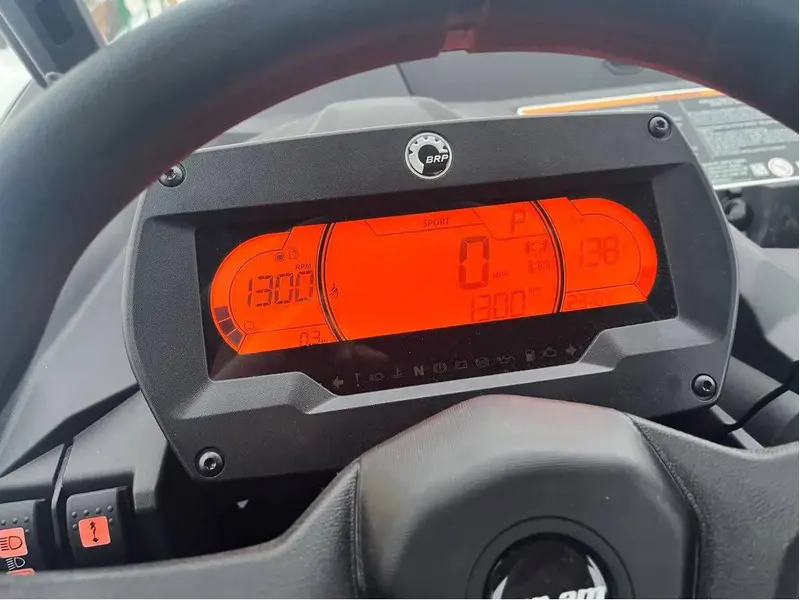 Can-Am COMMANDER XT 700 2026