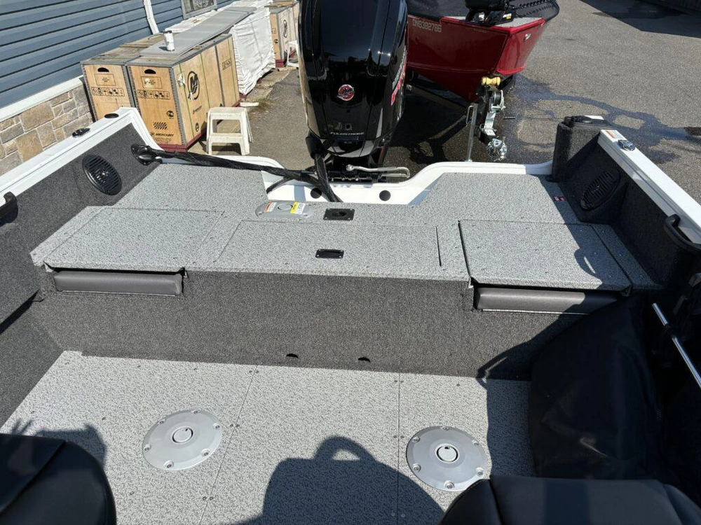 2026 Crestliner 1750 Hawk W/115hp & Matching Trailer! alt