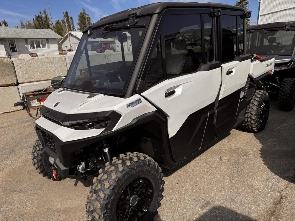 2026 Can-am 6mte Def Max Ltd 65 Hd11 Wh Hb 26 alt
