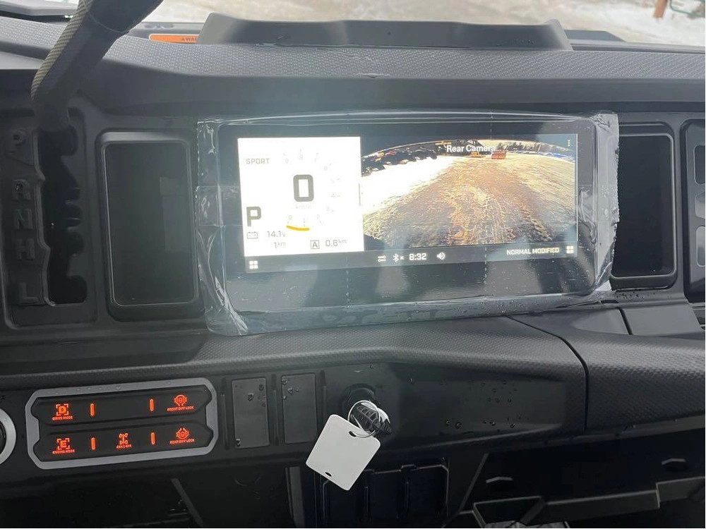 2026 Can-am Defender Xt Hd11 With 10.25" Infotainment alt