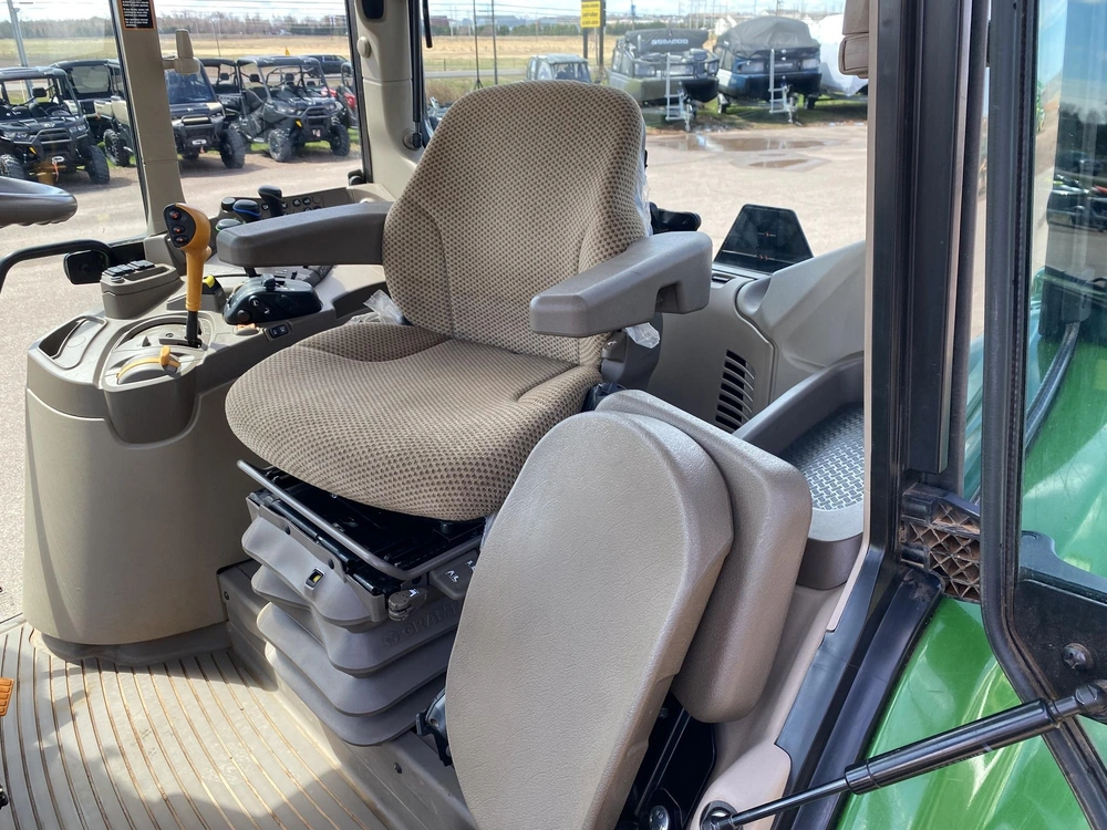 John Deere 6110m 2023 alt