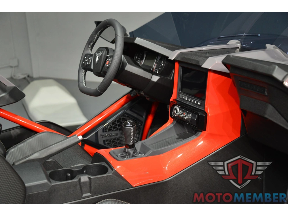 2026 Slingshot R Manual alt