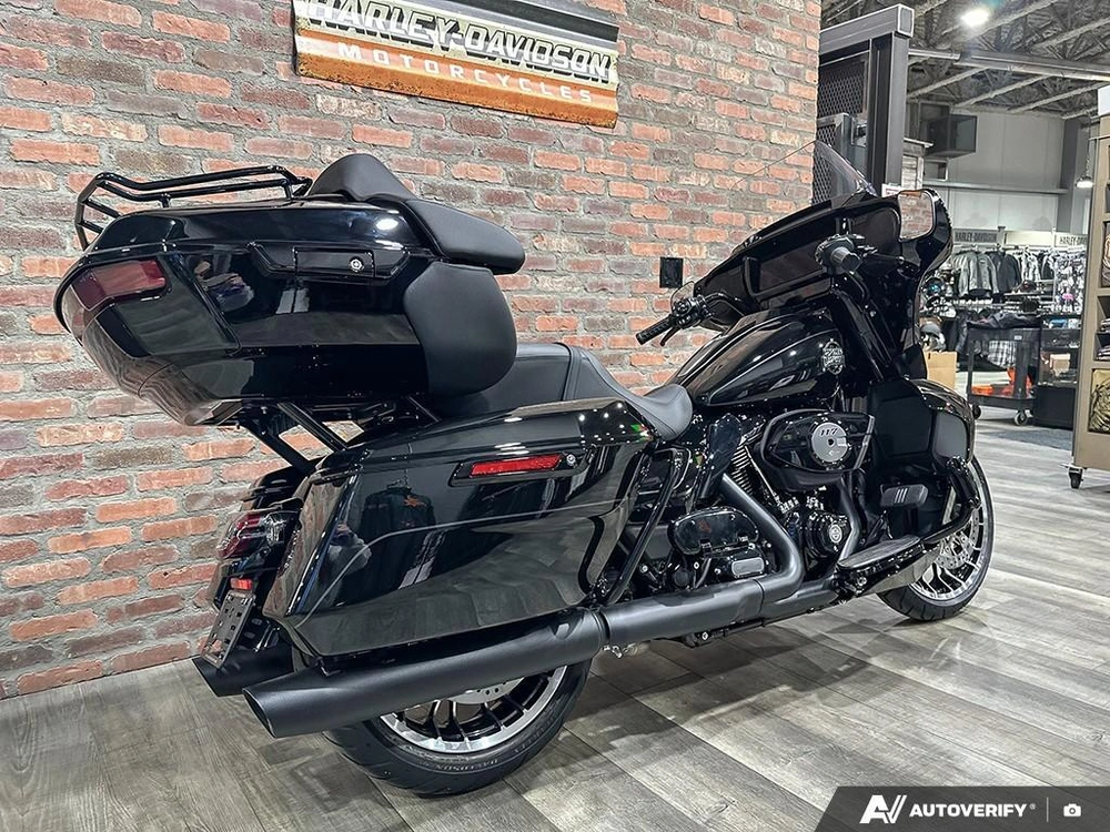 2026 Harley-davidson Street Glide Limited alt