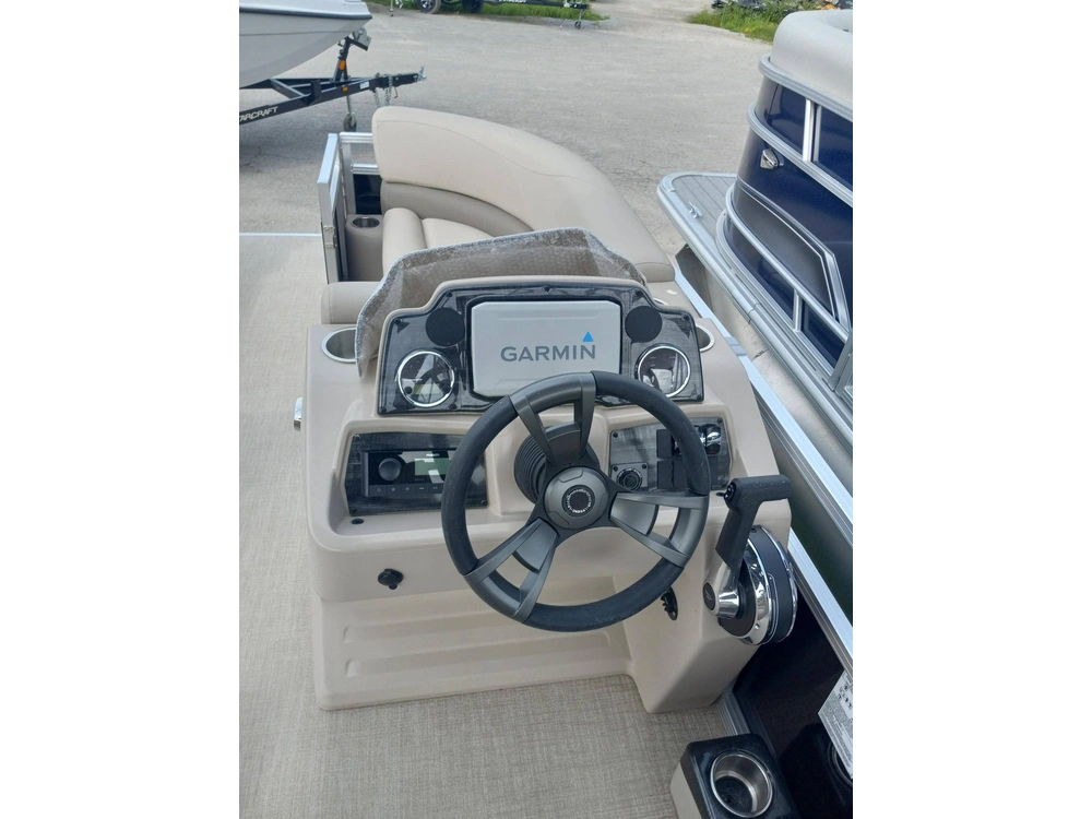 2023 Legend Q-series Le 21 Lounge W/merc 60elpt 4-stroke alt