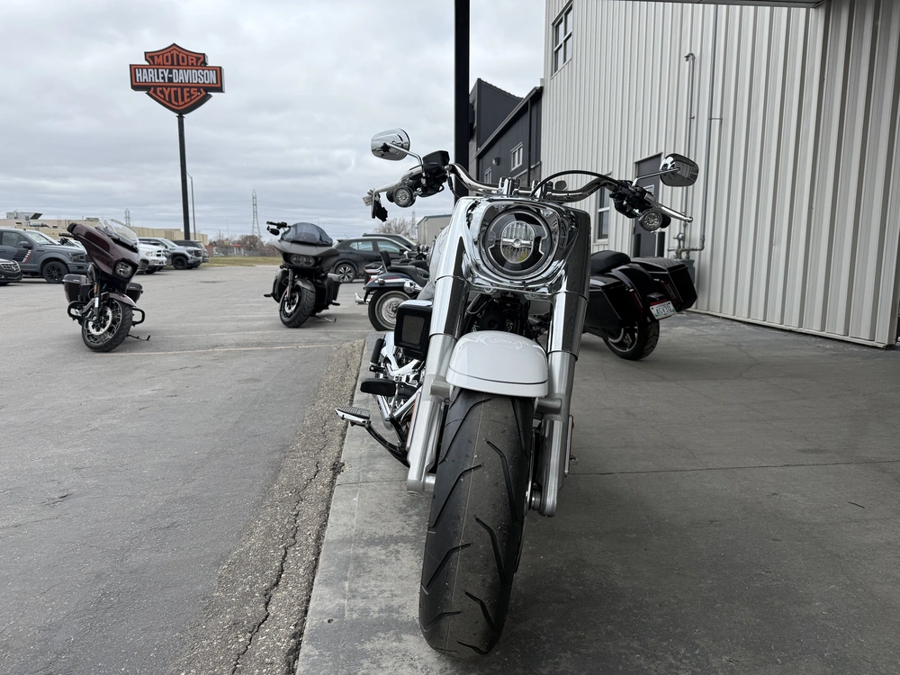 2026 Harley-davidson Fat Boy alt