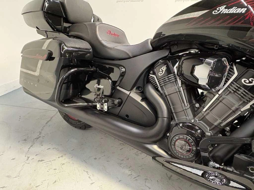 Indian Motorcycle Challenger Elite 2024 alt