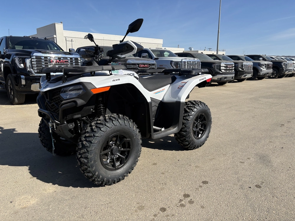 2026 Cfmoto Cforce 500 alt