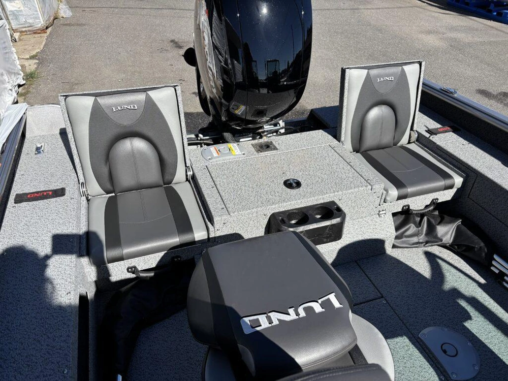 2026 Lund Boat Co 1875 Impact Xs W/150hp & Trailer alt