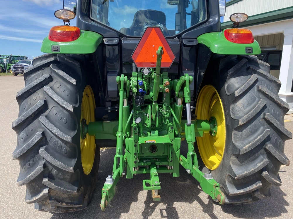 John Deere 6110m 2023 alt
