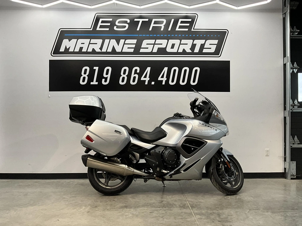 Triumph Trophy Se 2013 alt