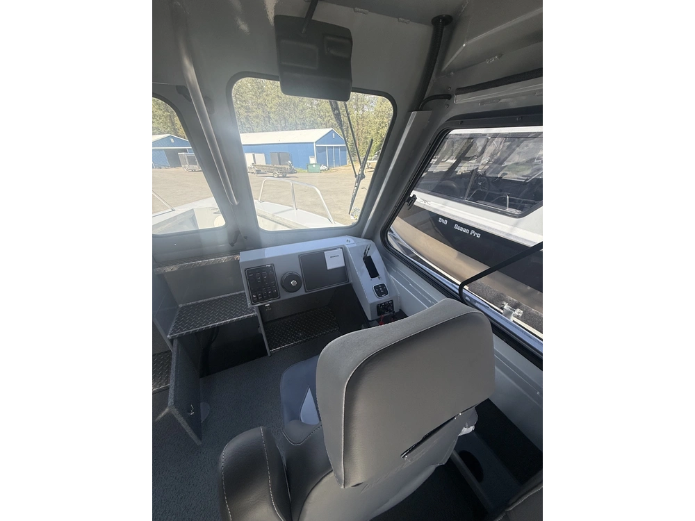 2025 Hewescraft Ocean Pro 220 alt