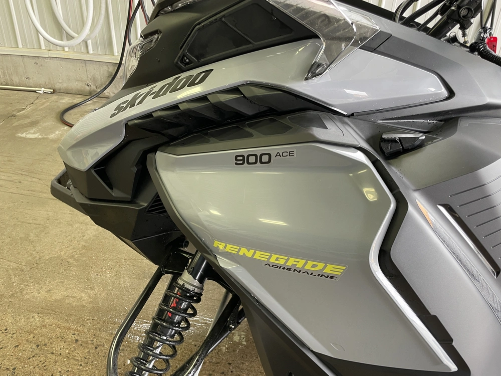 Ski-doo Renegade Adrenaline 900 Ace 2026 alt
