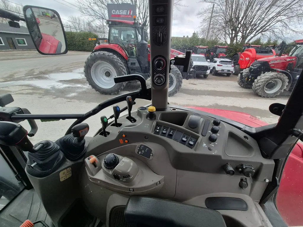 Case IH Farmall 115U 2017
