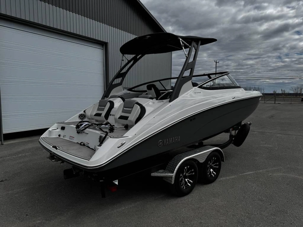 2022 Yamaha 212se alt