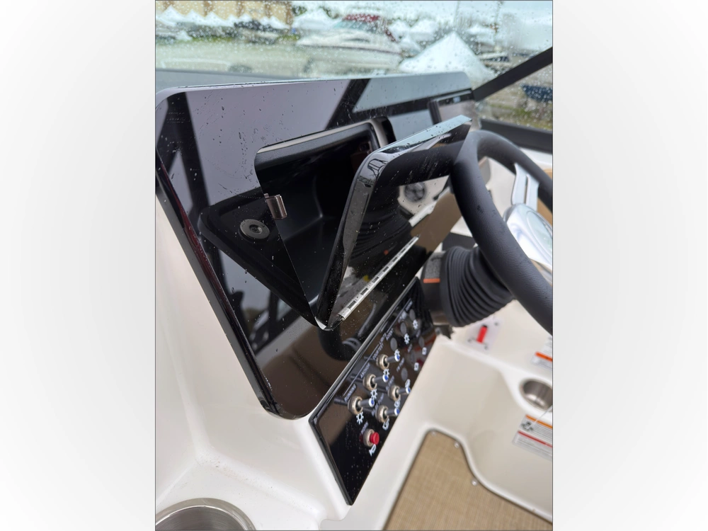 2026 Sea Ray Sdx 230 alt