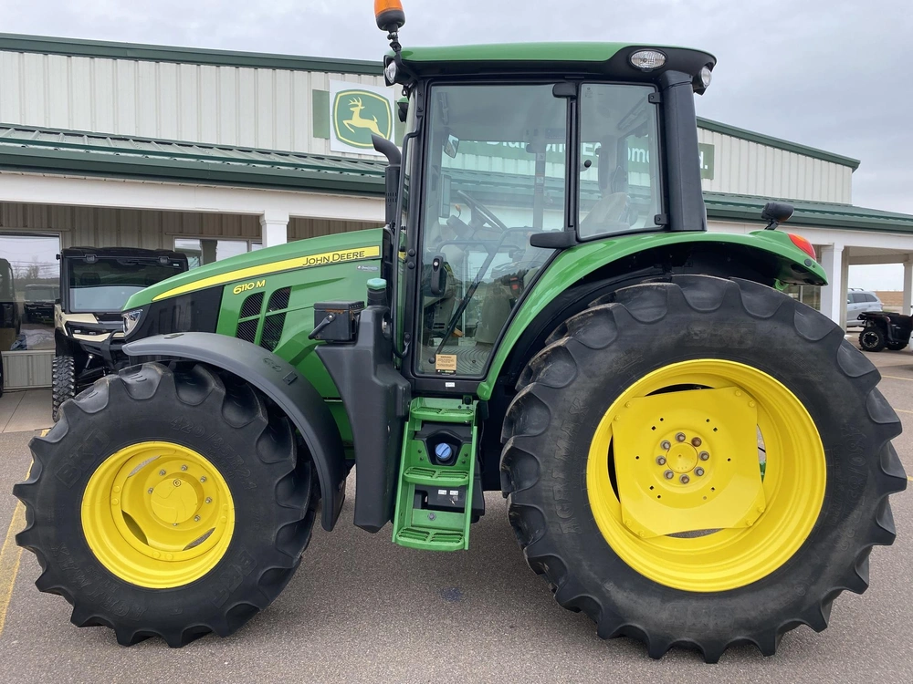 John Deere 6110m 2023 alt
