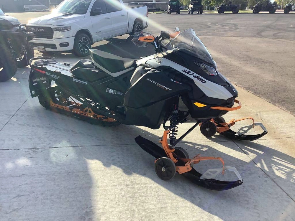 2026 Ski-doo Backcountry™ Adrenaline® 600r E-tec® 146 1.5 alt
