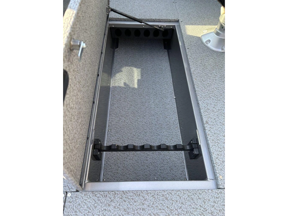 2025 Crestliner 1850 Commander Elite W/150 Pro Xs & Deluxe Trailer alt
