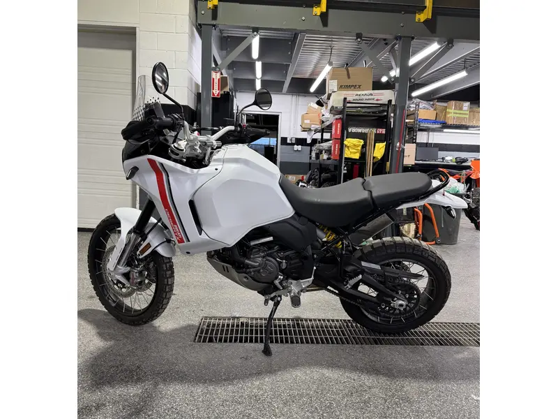 2023 Ducati DESERT X thumbnail 5