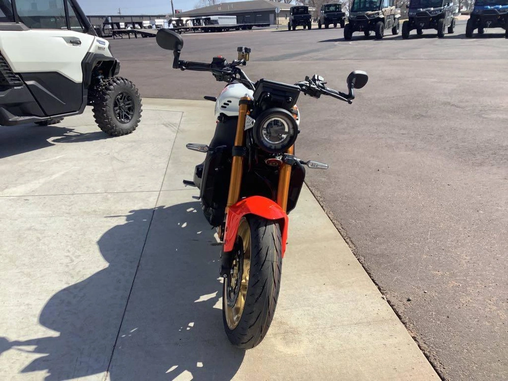 2026 Yamaha Xsr900 alt