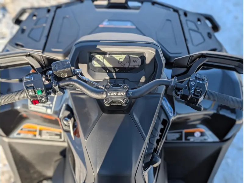 2026 Can-Am Outlander 6x6 Backcountry 1000R Max thumbnail 10