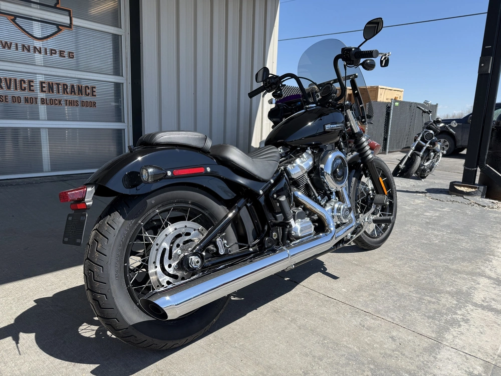 2025 Harley-davidson Street Bob *new Bike. Clearance Price.* alt