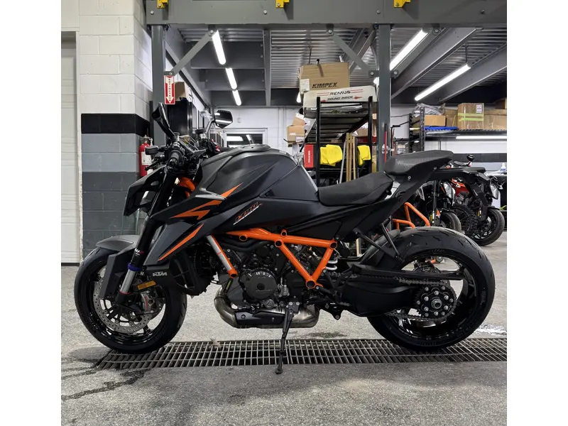 2026 KTM 1390 R EVO thumbnail 5